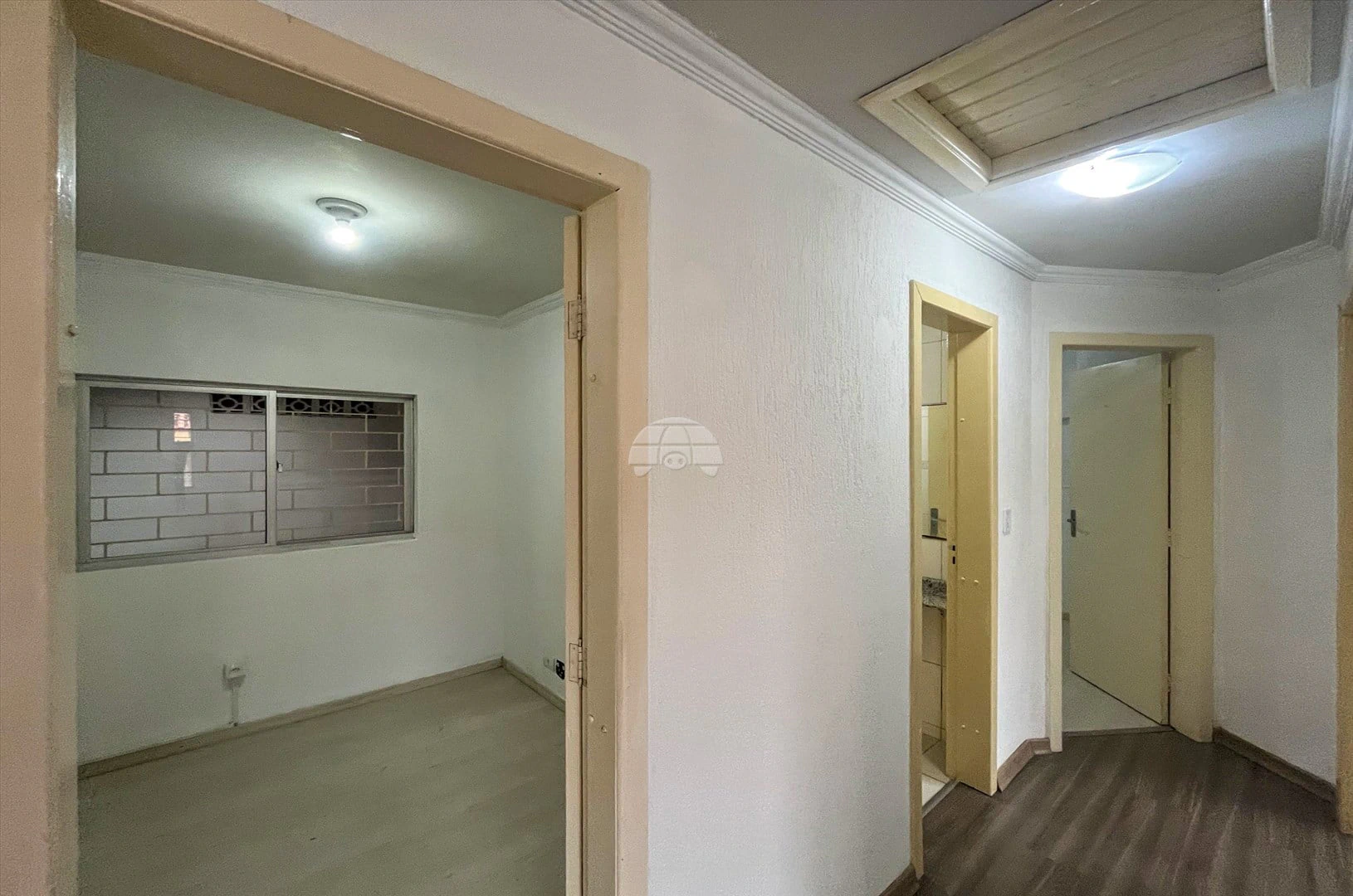 Wood or laminate floors in a 3-bedroom house, 100 m² — photo 11