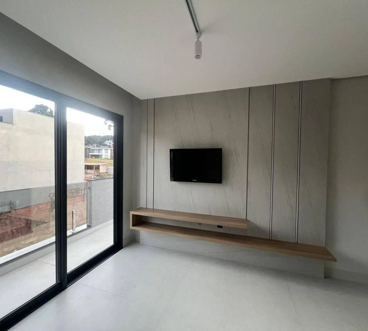 House with 3 bedrooms, 4 bathrooms and balcony — photo 5