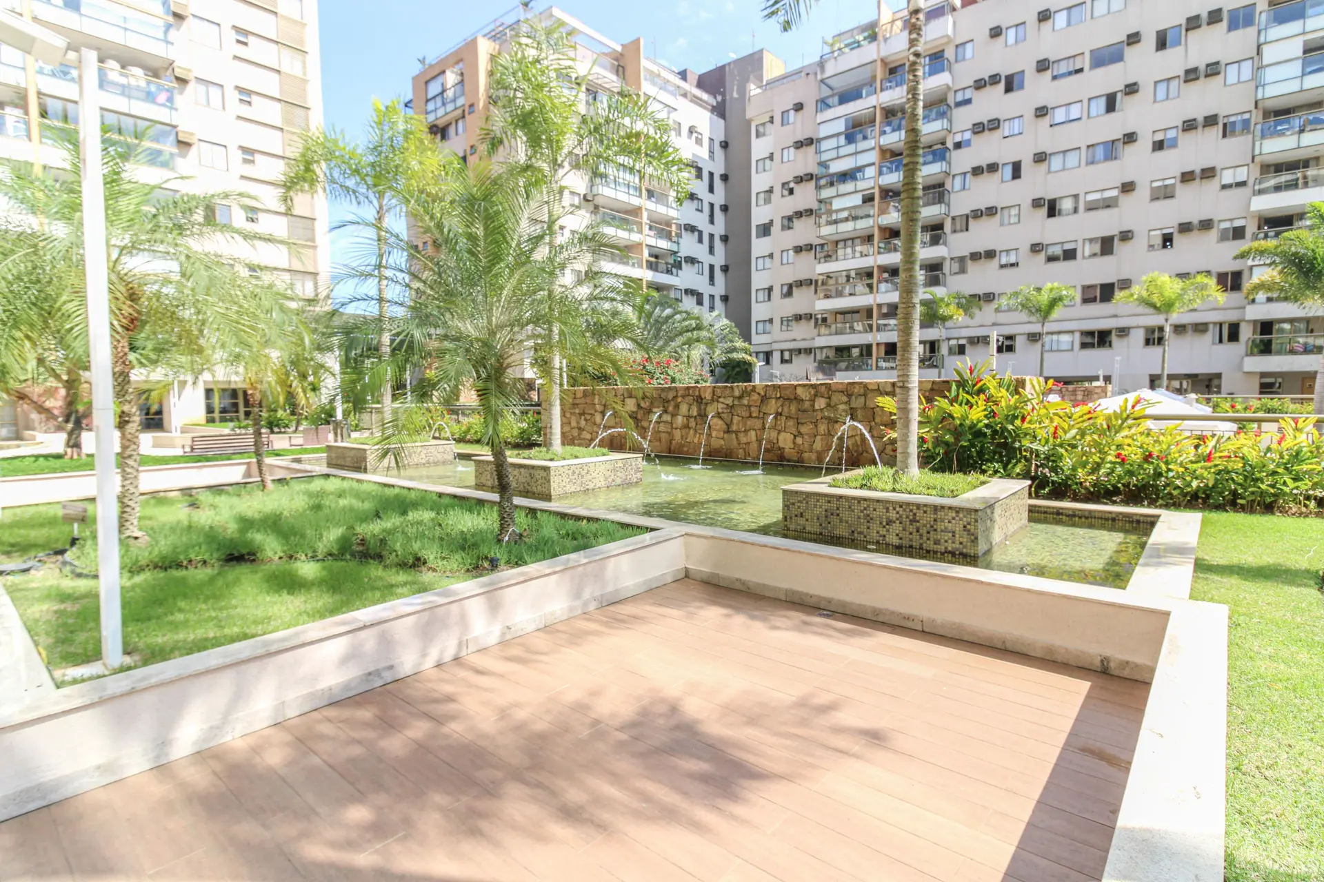 4-bedroom apartment with a glass-enclosed balcony — photo 91