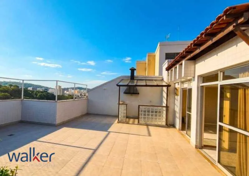 Balcony with a grill in a 3-bedroom apartment, 120 m² — photo 12