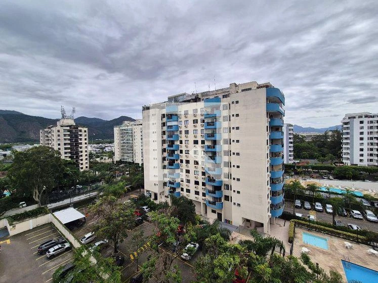 2-bedroom apartment with a mountain view in Rio de Janeiro — photo 10