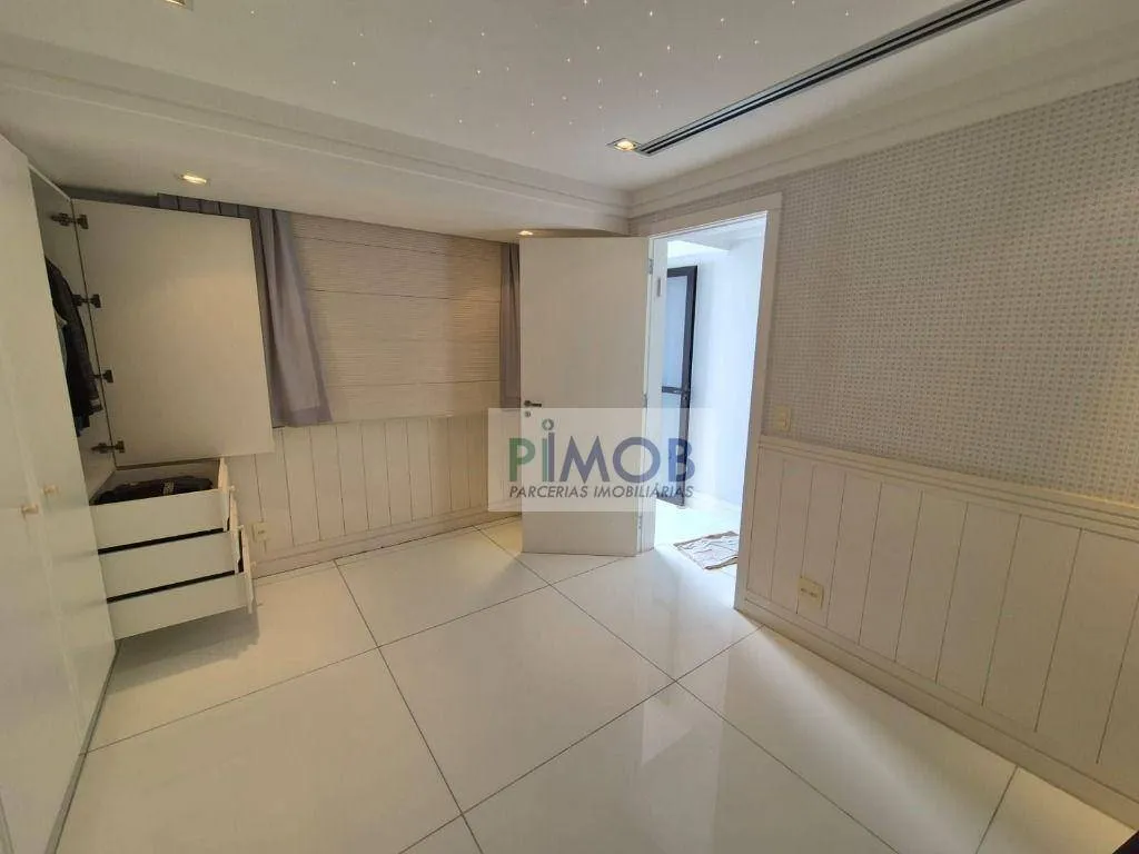 Furnished duplex penthouse with 3 bedrooms and 256 m² — photo 86