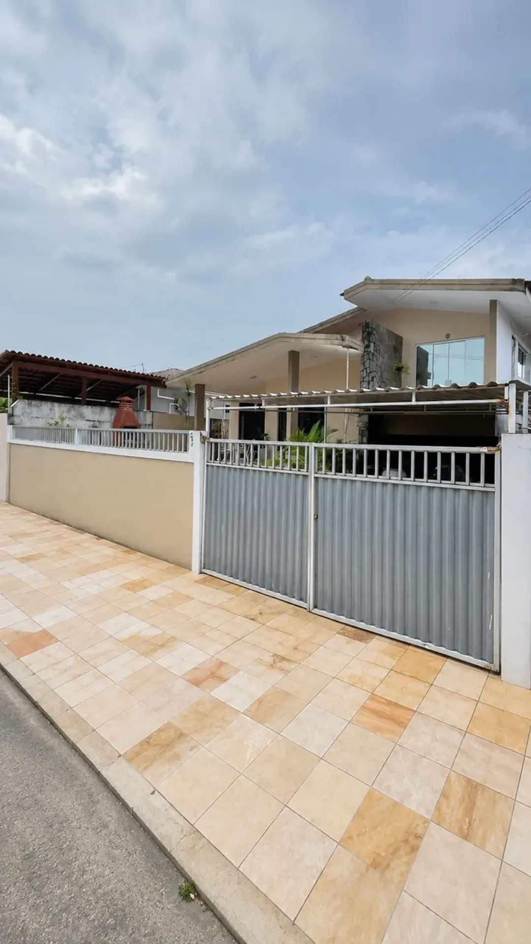 4-bedroom house with 300 m² and 4 parking spaces — photo 10