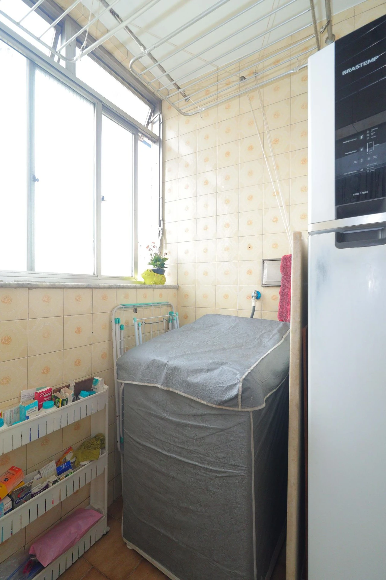 Furnished 3-bedroom apartment with balcony — photo 34