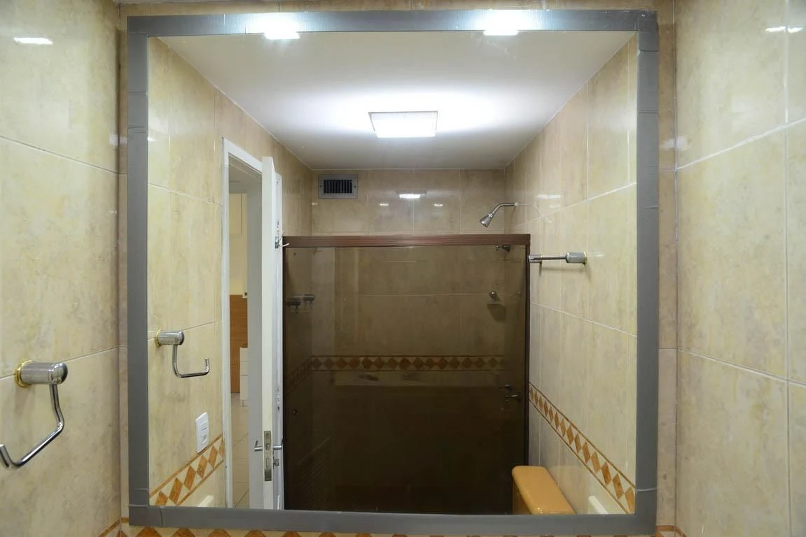 Rental apartment with 2 bedrooms and a glass balcony — photo 31