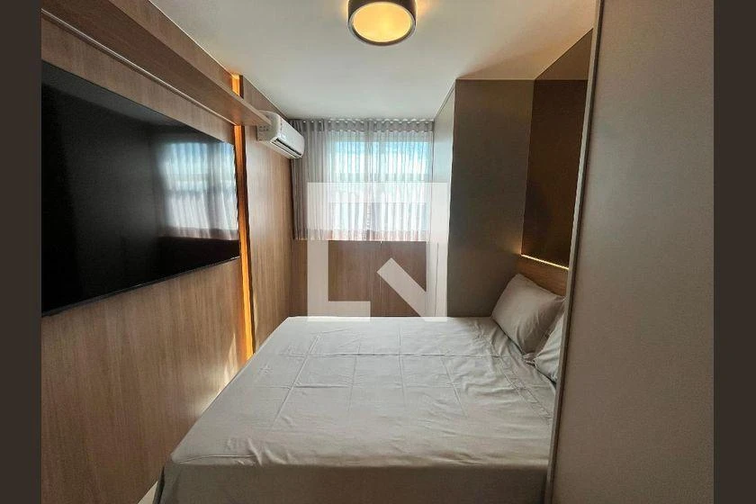 One-bedroom apartment in a building with a gym — photo 5