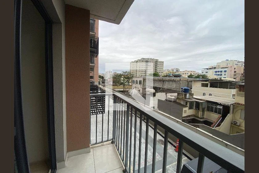 2-bedroom apartment in a building with a gym — photo 5