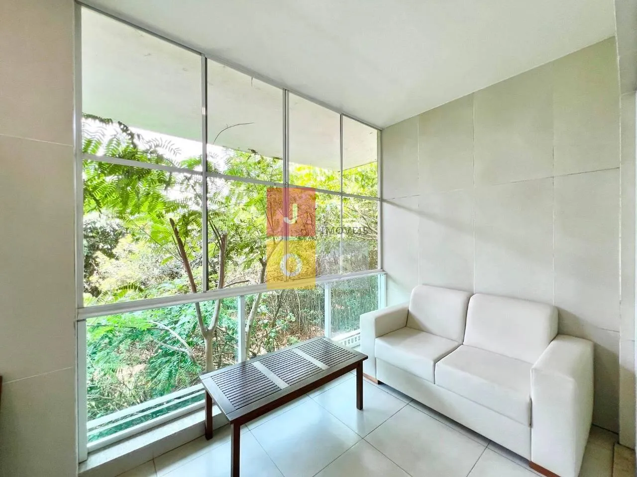 Furnished 4-bedroom suite apartment with 156 m² — photo 160