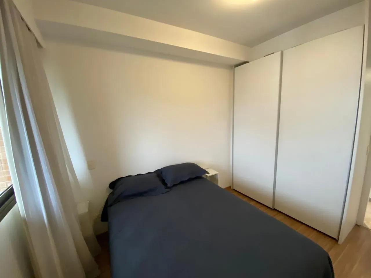 Apartment on the 13th floor with a glass-enclosed balcony — photo 10