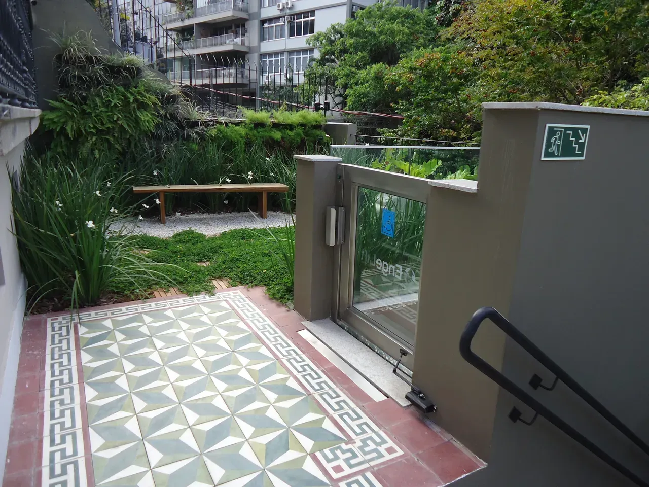 One-bedroom apartment with a home office in Rio de Janeiro — photo 12