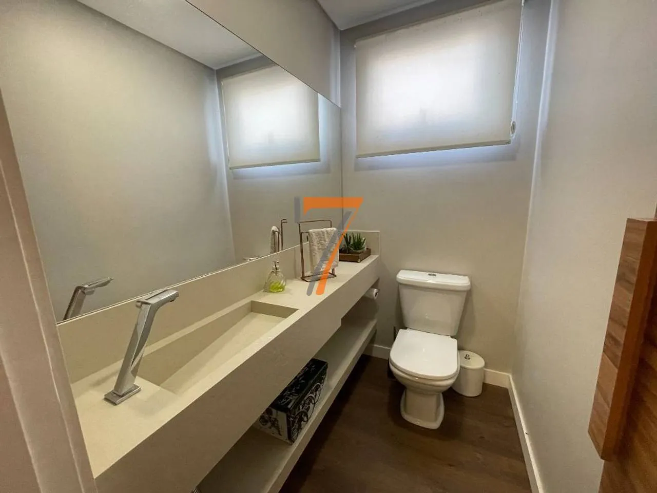 Furnished penthouse with 2 en-suite bedrooms and 210 m² — photo 30