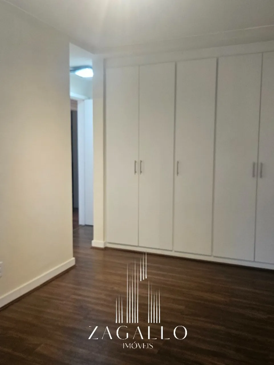 Rental apartment with 4 bedrooms, balcony, and 3 parking — photo 4