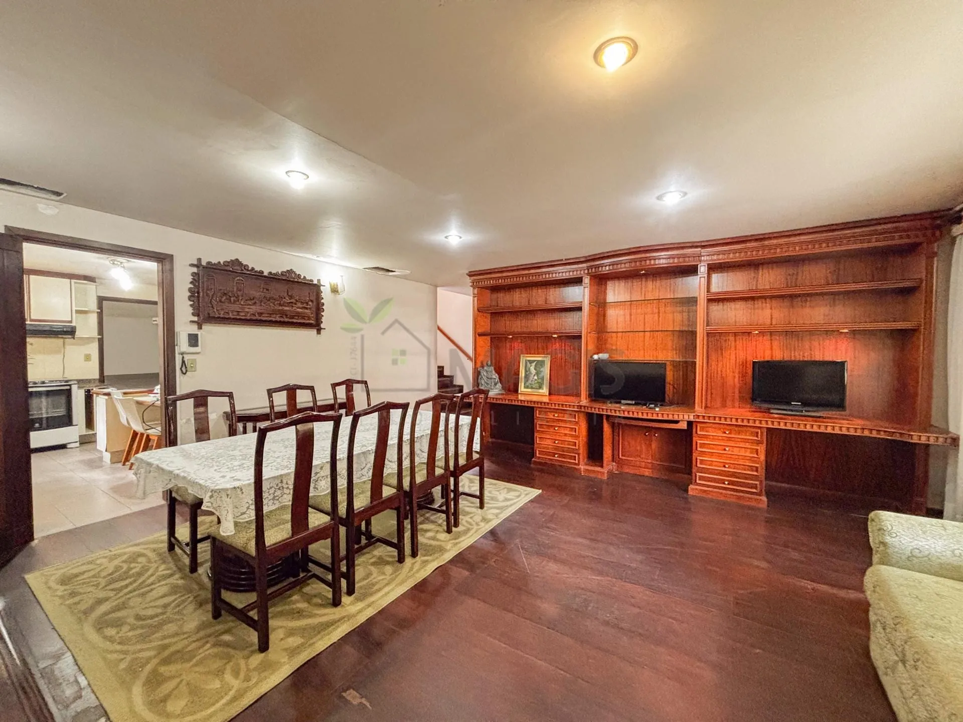 House with 5 bedrooms and 13 parking spaces across 2 floors — photo 63