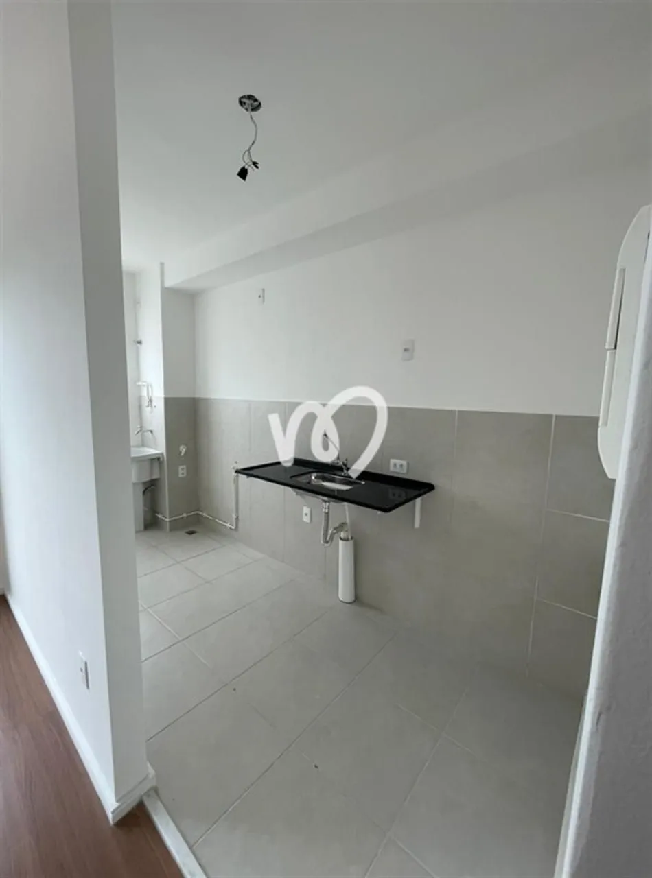 2-bedroom apartment with a modern bathroom — photo 9