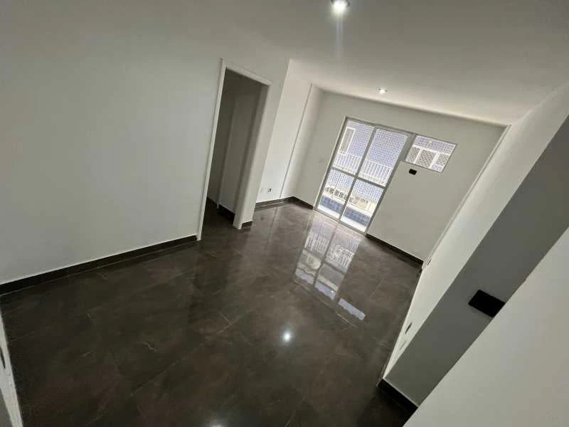 3-bedroom apartment in a building with a pool — photo 6