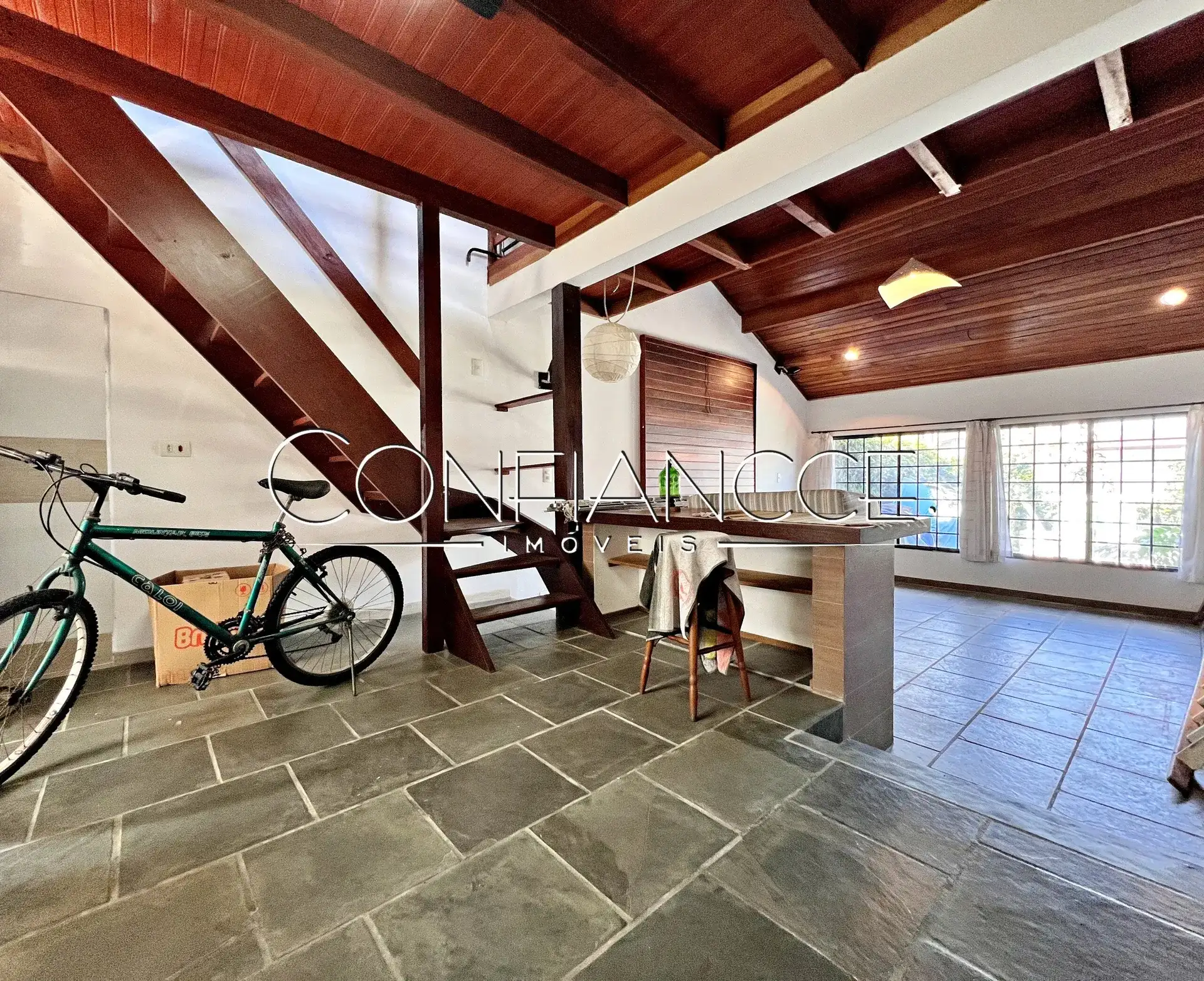 5-bedroom house with 1 suite, 4 parking spaces, 460 m² — photo 19