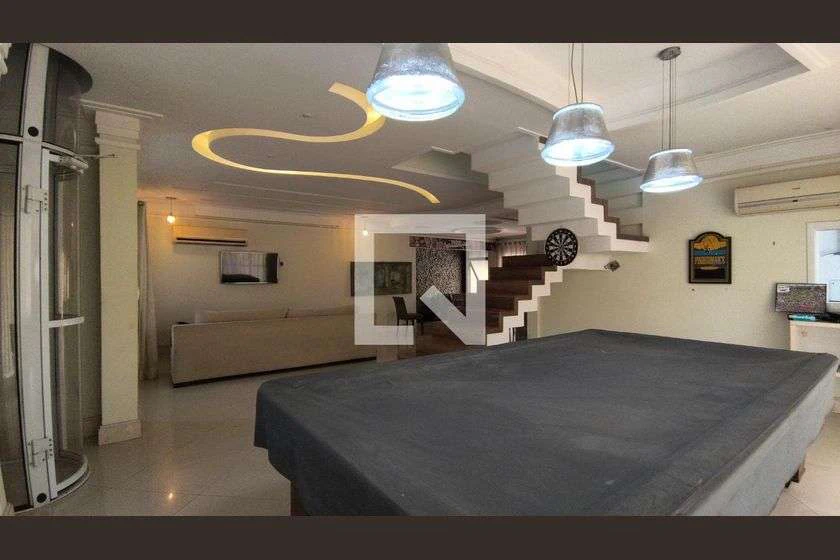 Condominium house with open-plan kitchen and 7 en-suites — photo 10