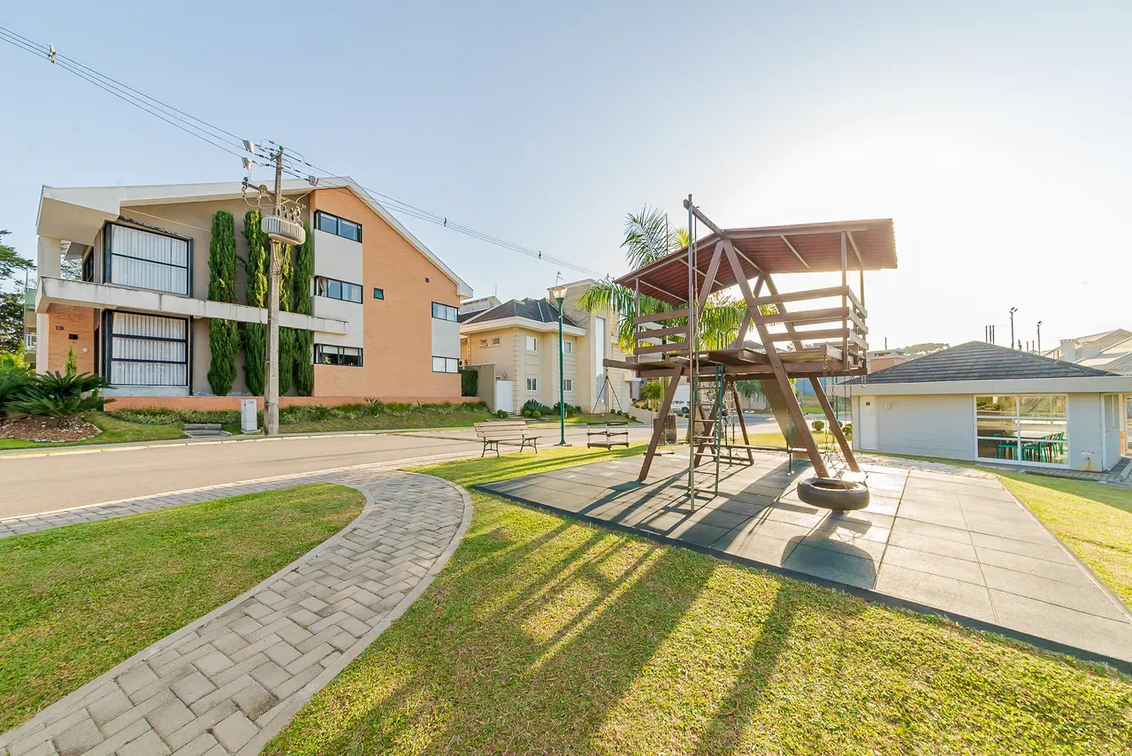 Furnished 140 m² house with 4 bedrooms and open-plan kitchen — photo 54