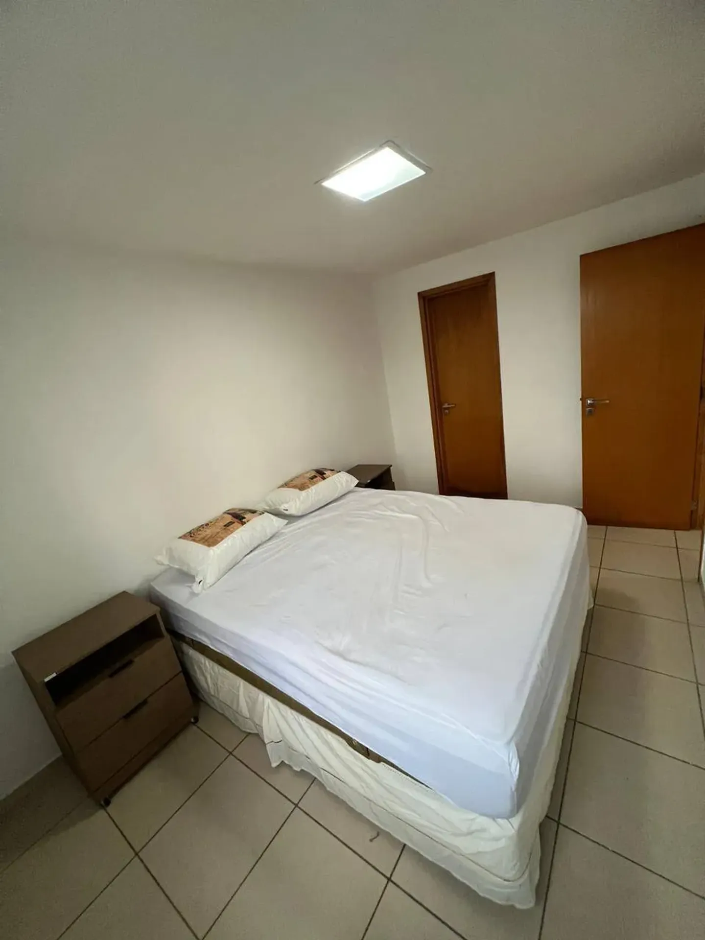 2-bedroom apartment in a building with a gym — photo 28