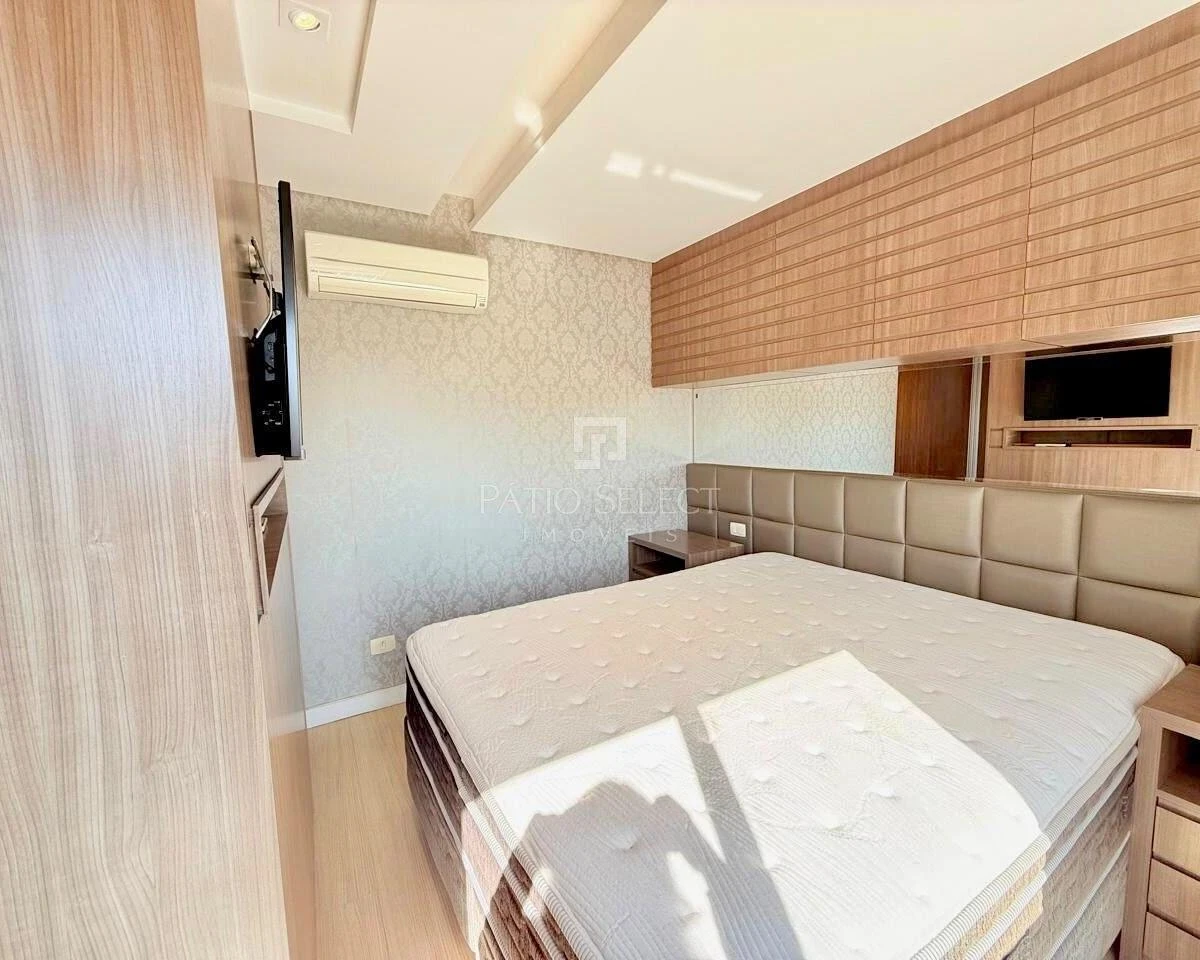 Furnished apartment with 2 bedrooms and glass balcony — photo 34
