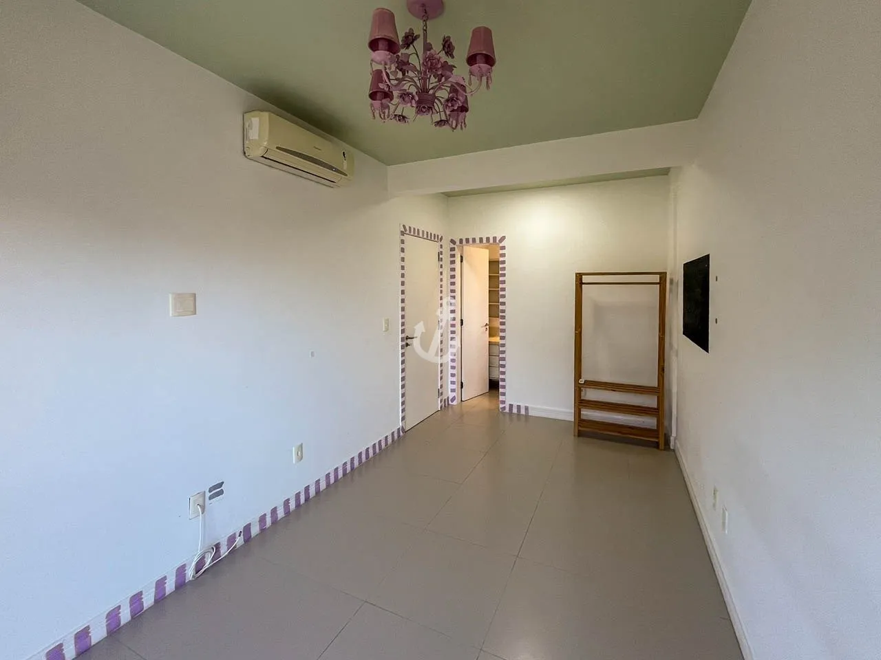 278 m² house with open kitchen and 3 en-suite bedrooms — photo 13