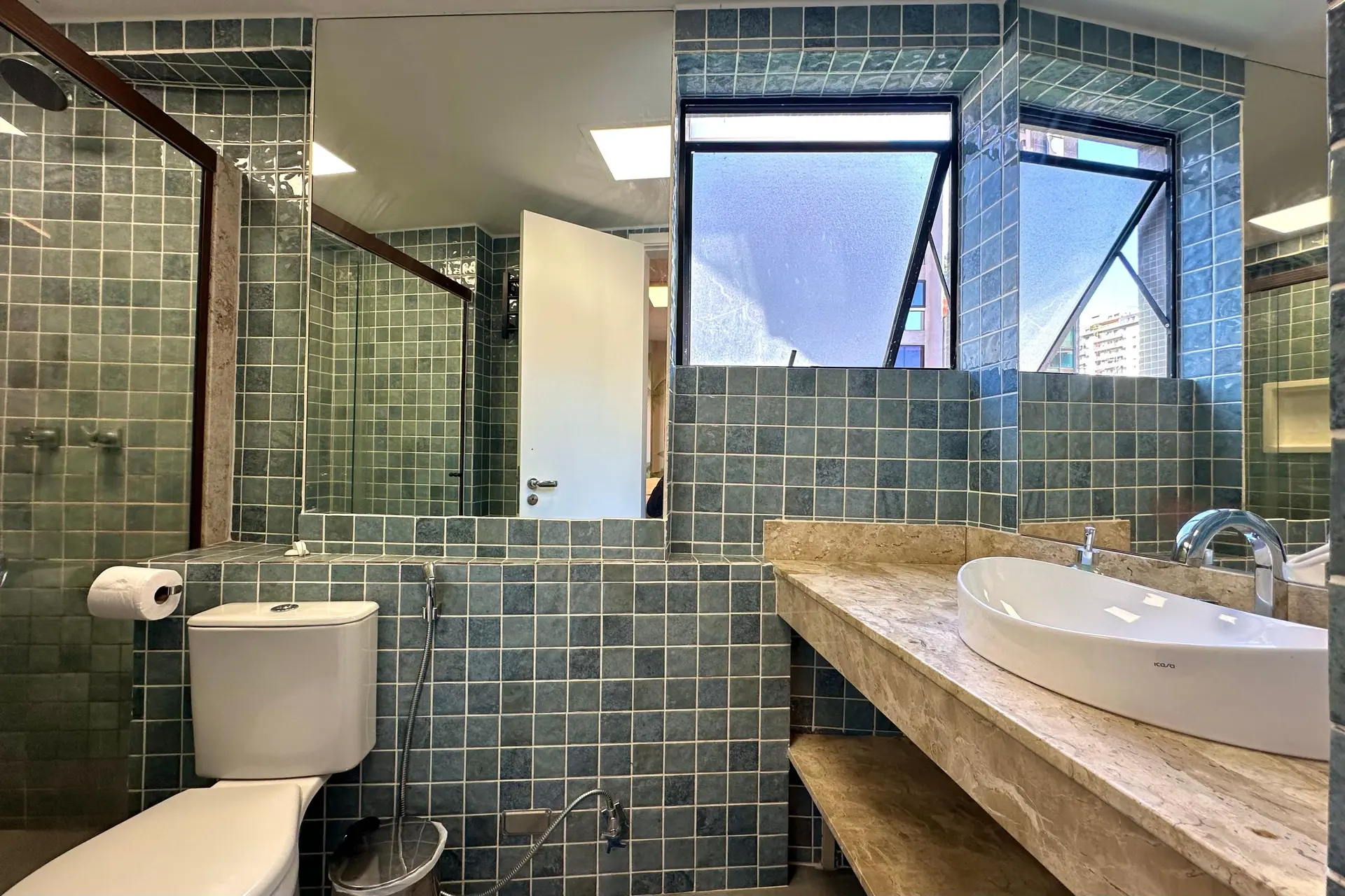 Apartamento mobiliado com 2 suítes e 3 banheiros — photo 45