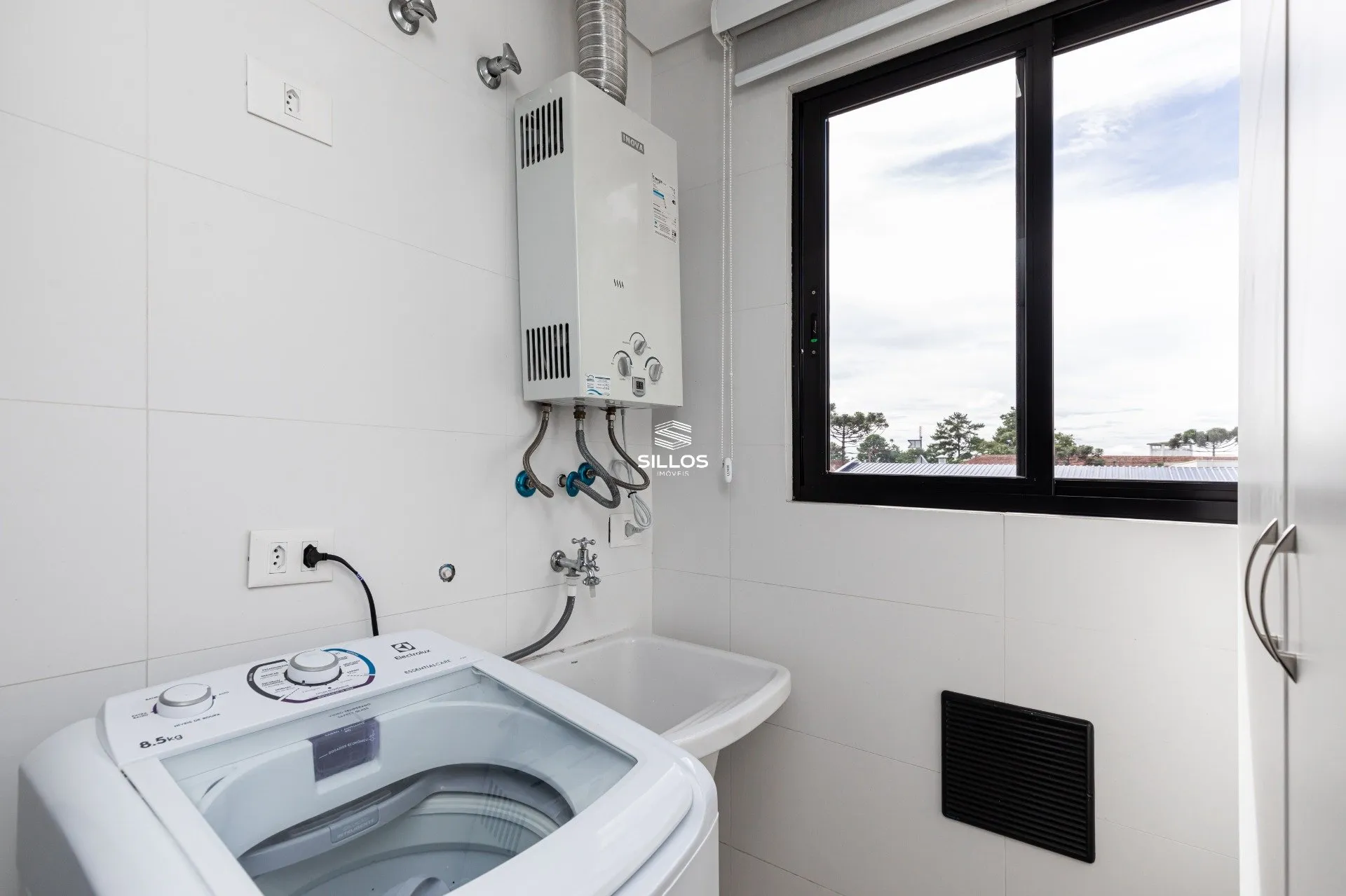2-bedroom apartment with a grill on the balcony in Curitiba — photo 11