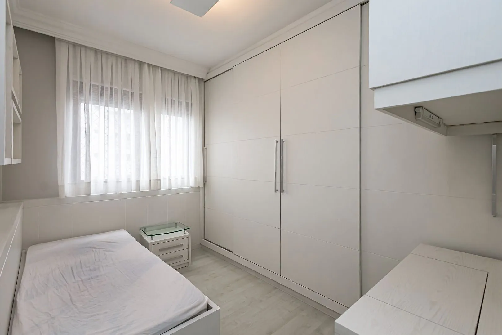 119 m² apartment with floor-to-ceiling windows and a bathtub — photo 27