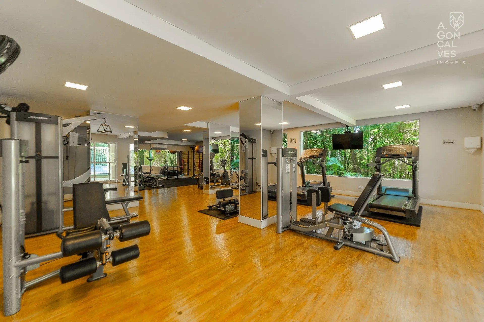 3-bedroom apartment with a dishwasher in Curitiba — photo 43