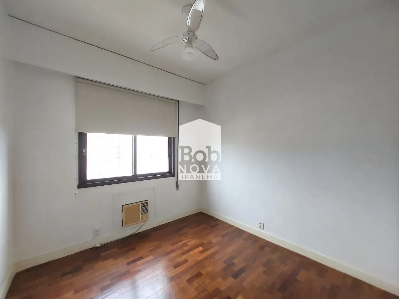 Unfurnished 161 m² apartment with a closed kitchen — photo 28