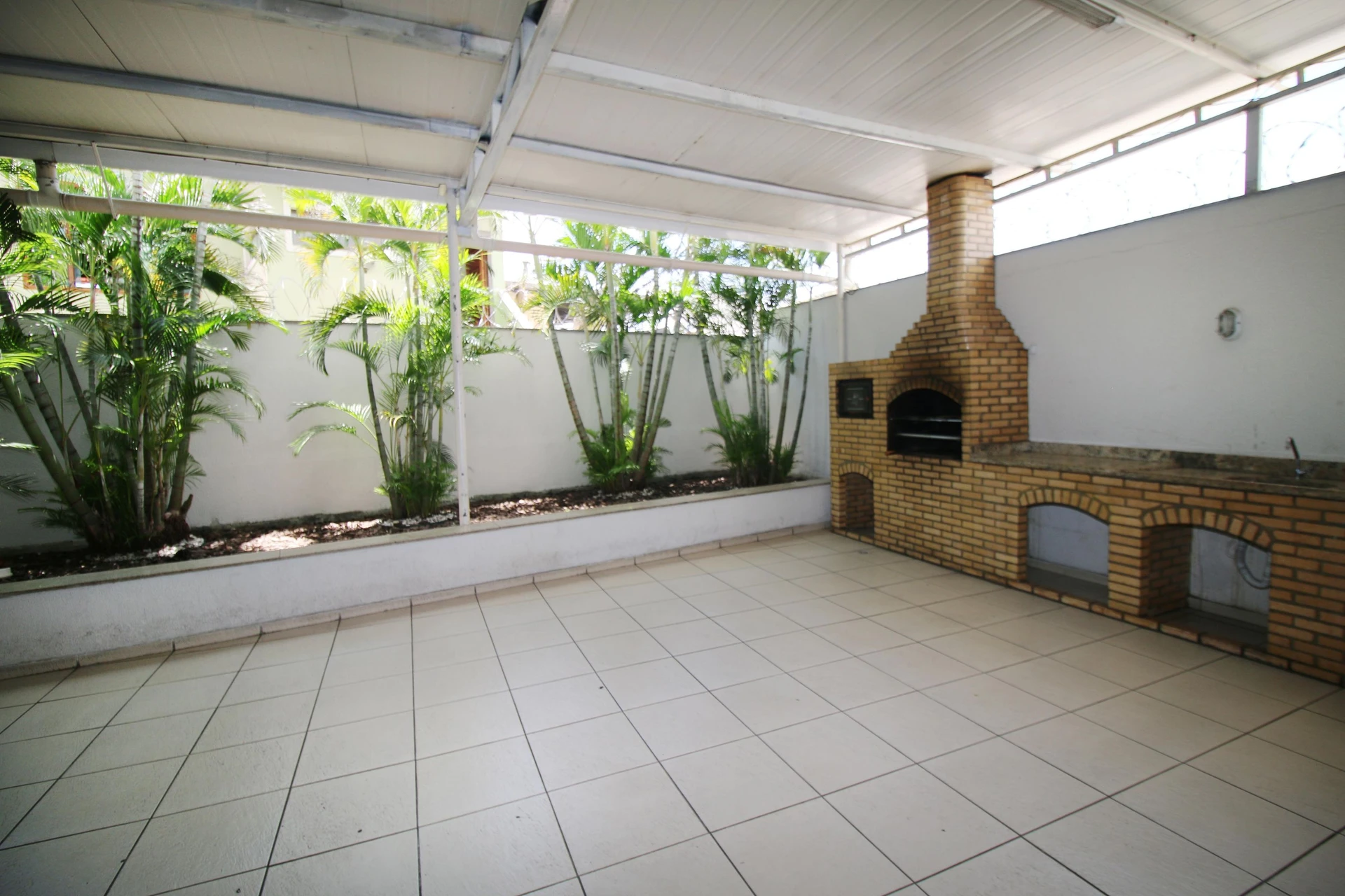 Rental apartment with 2 bedrooms and a balcony — photo 53