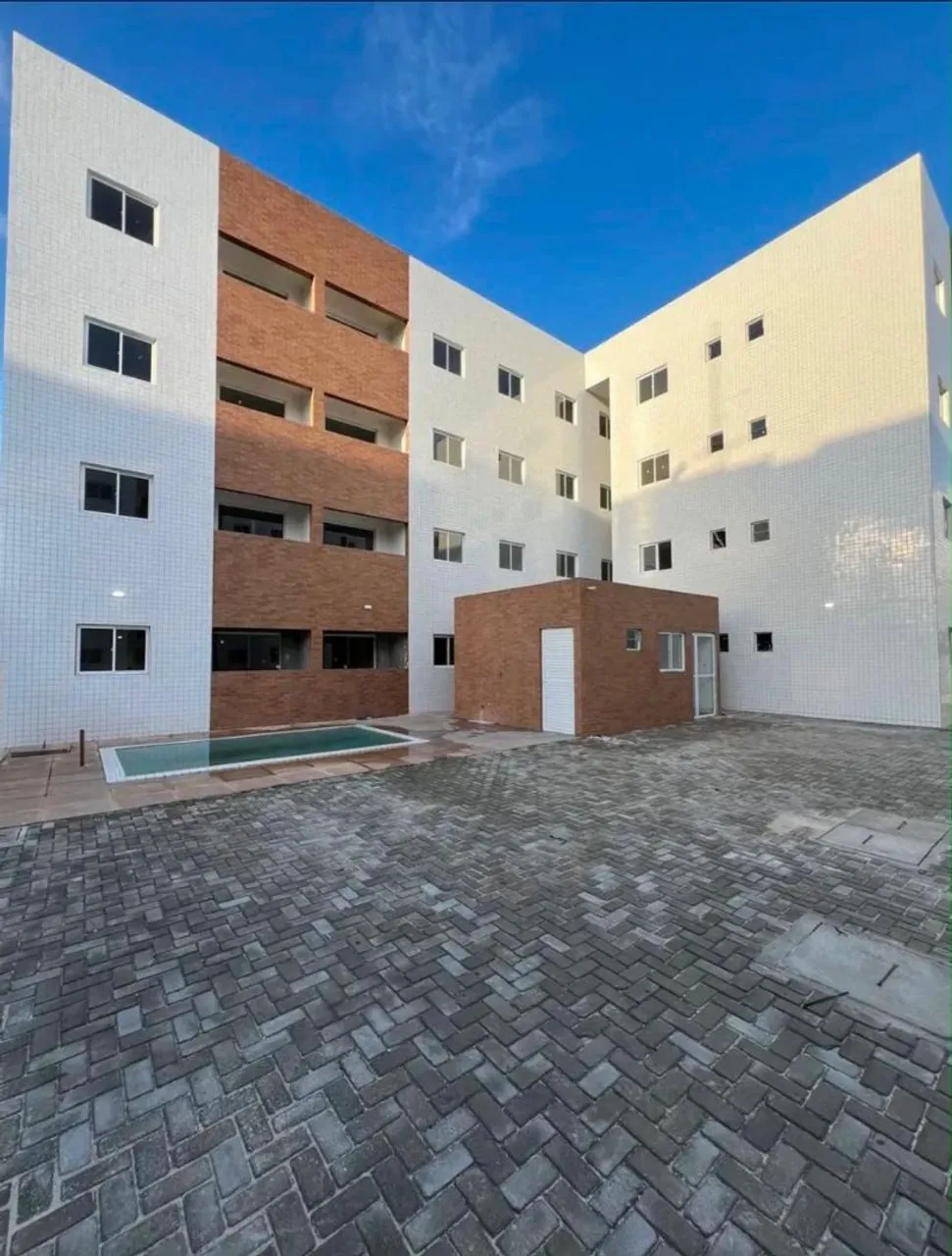 Apartamento de 2 quartos em condomínio com piscina — photo 2