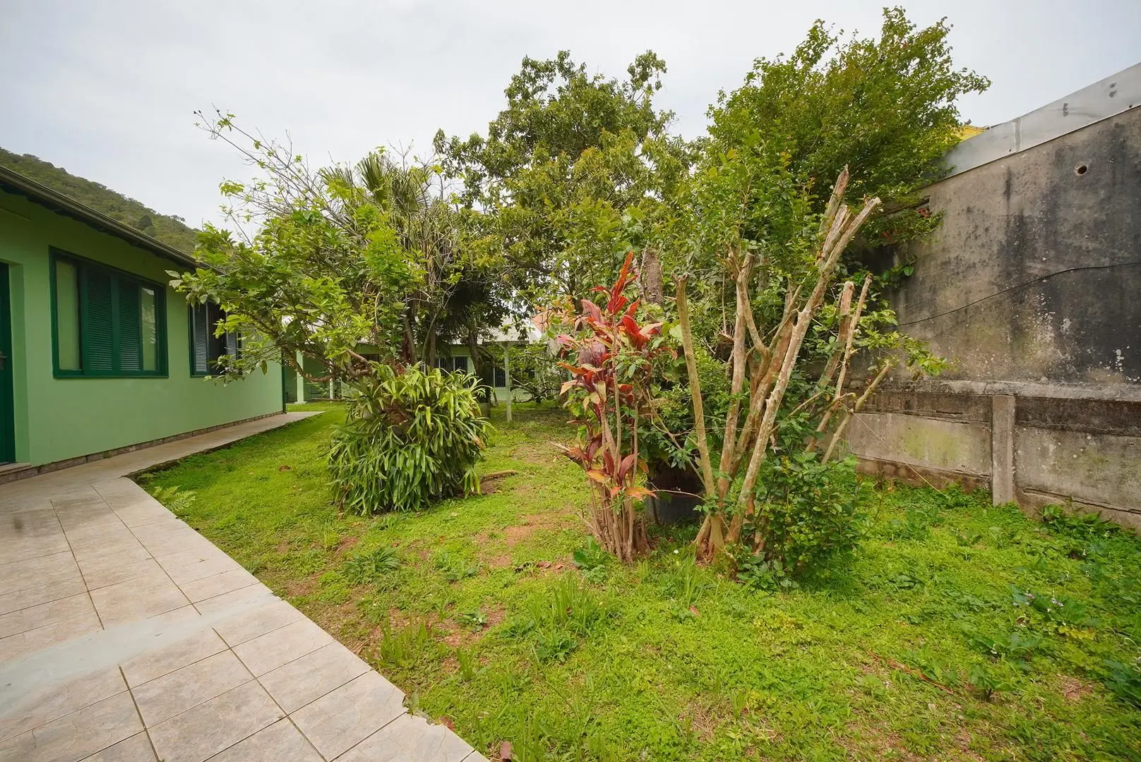 175 m² house with a mountain view and a grill on the balcony — photo 16