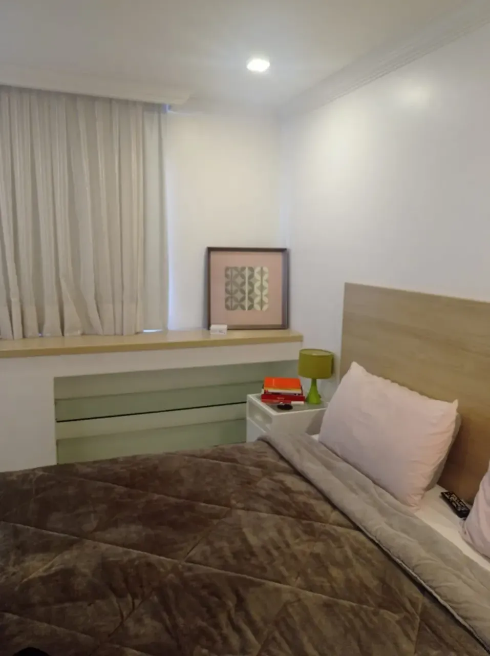 2-bedroom apartment in a building with a gym — photo 10