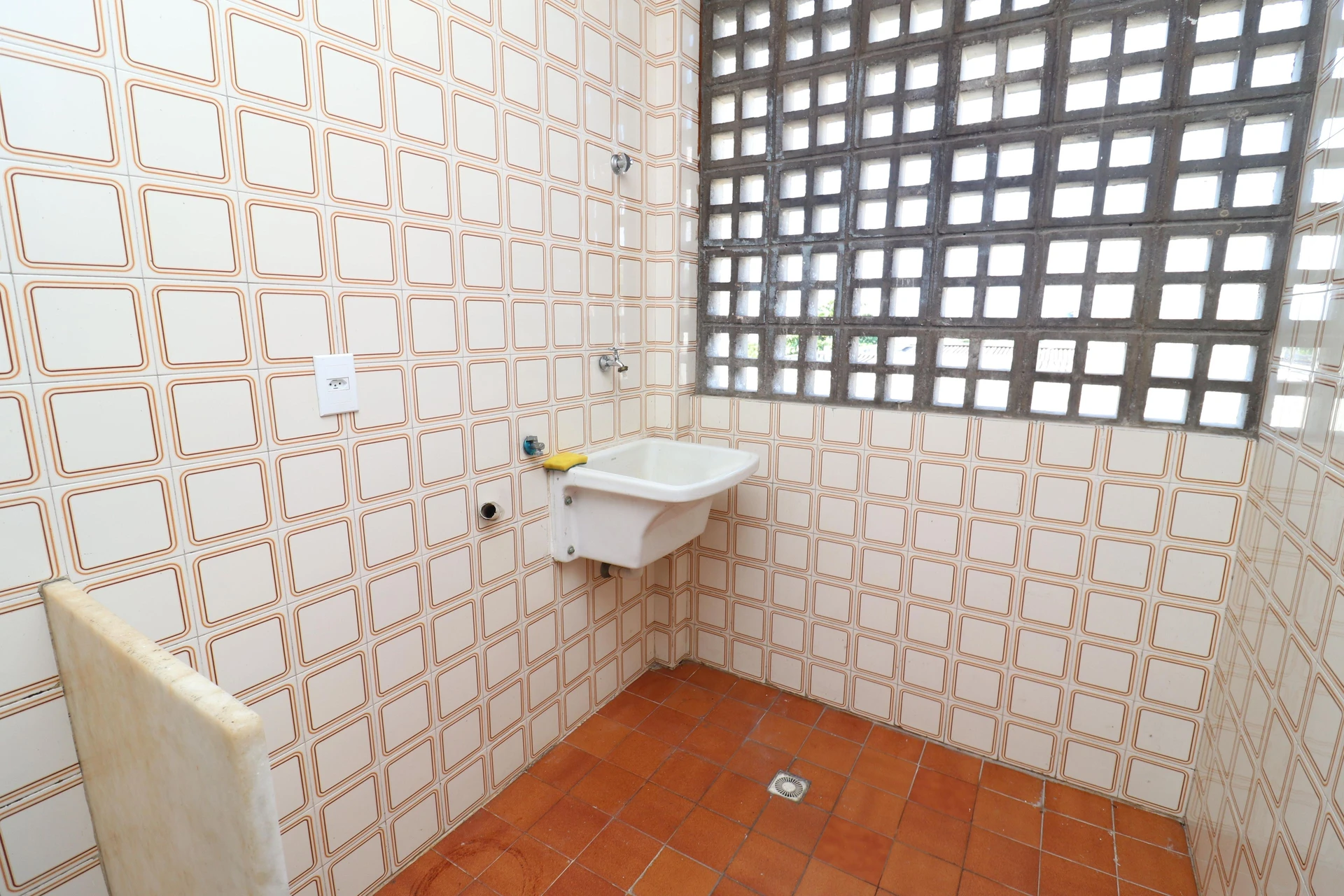 Apartamento com cozinha fechada e 2 quartos — photo 8