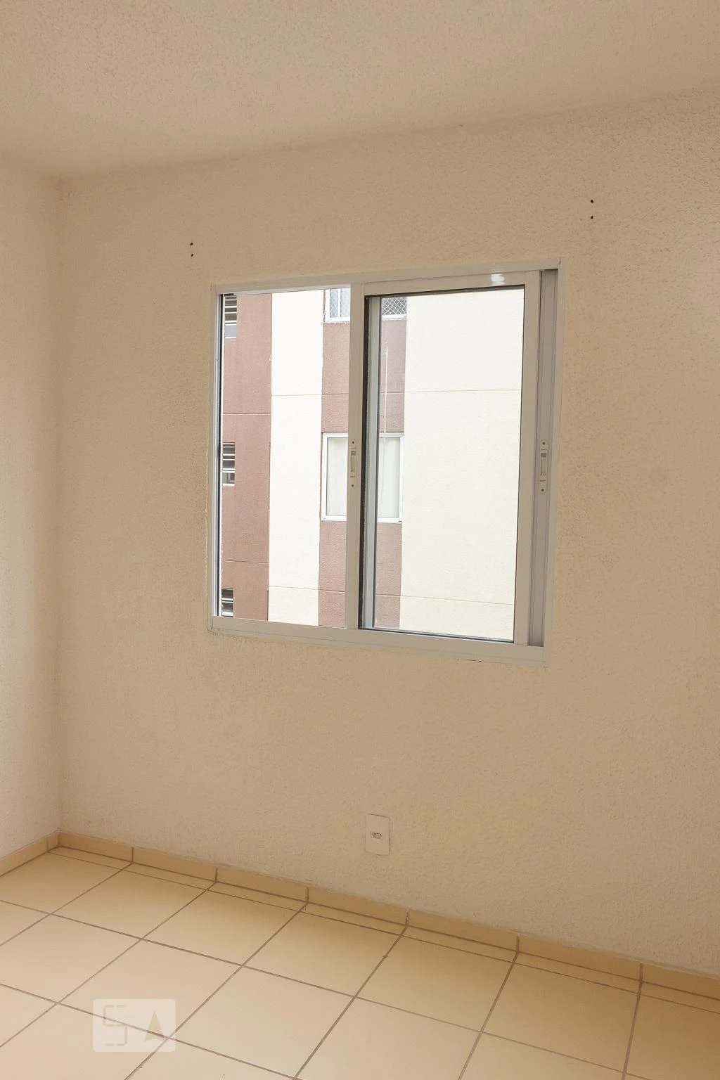 Unfurnished 2-bedroom apartment with closed kitchen — photo 30