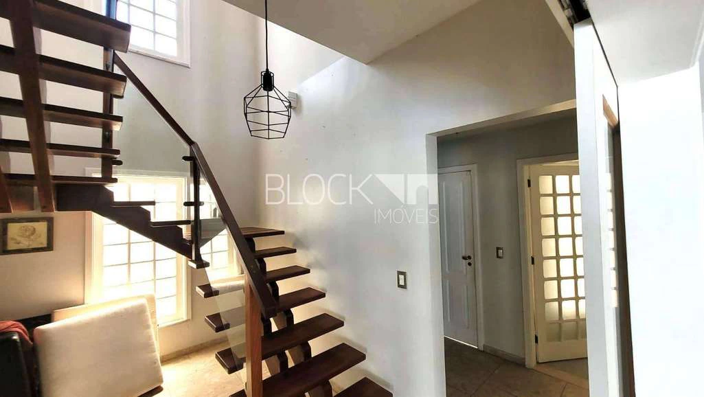 600 m² house with 4 bedrooms and 3 en-suite bathrooms — photo 28