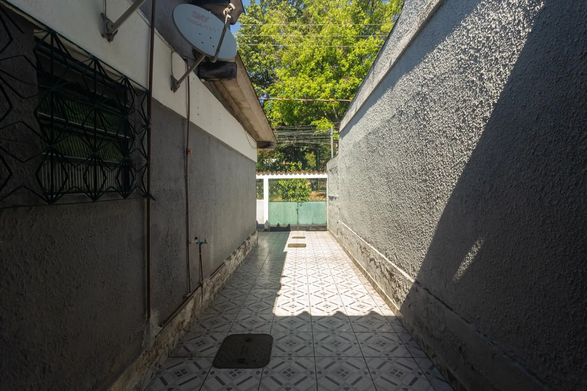 2-bedroom house with a garden — photo 16