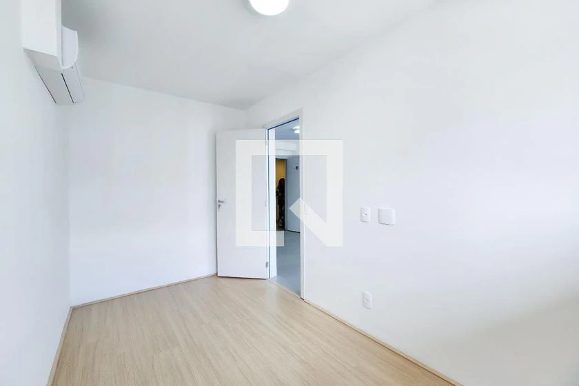 2-bedroom apartment in a building with a gym — photo 22
