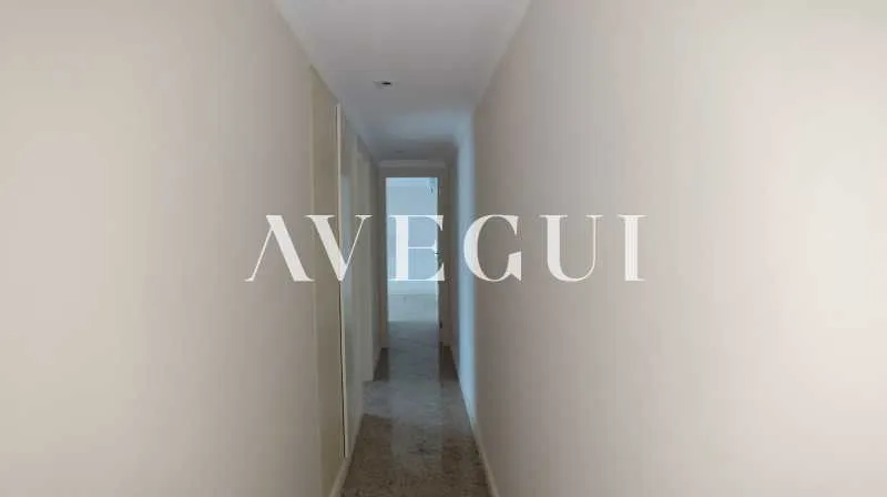 165 m² apartment with 3 bedrooms, 5 baths, and balcony — photo 19