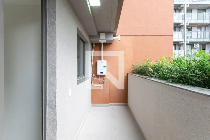 Garden-style apartment with 2 bedrooms and a balcony — photo 12