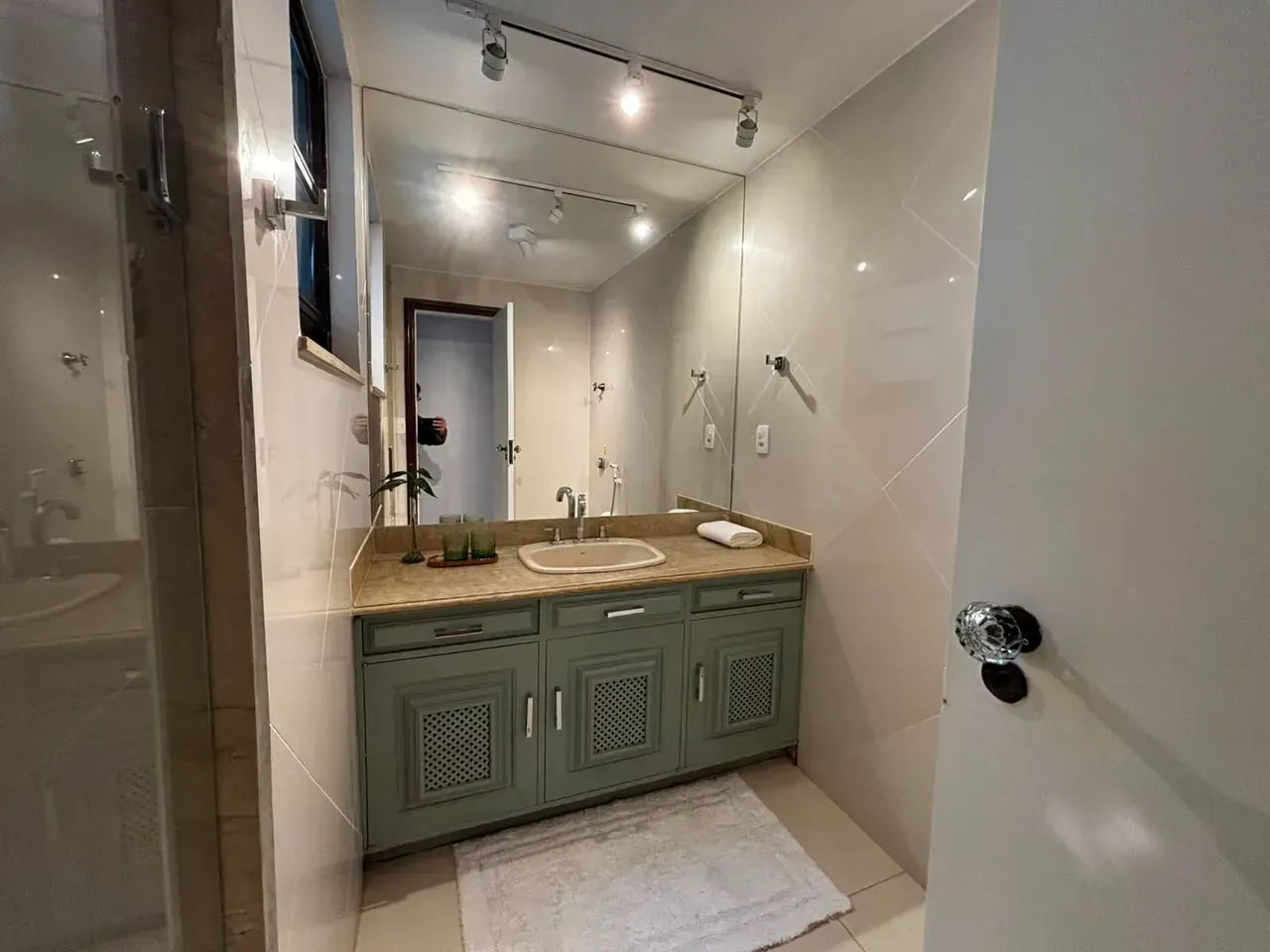 3-bedroom apartment with floor-to-ceiling windows — photo 19