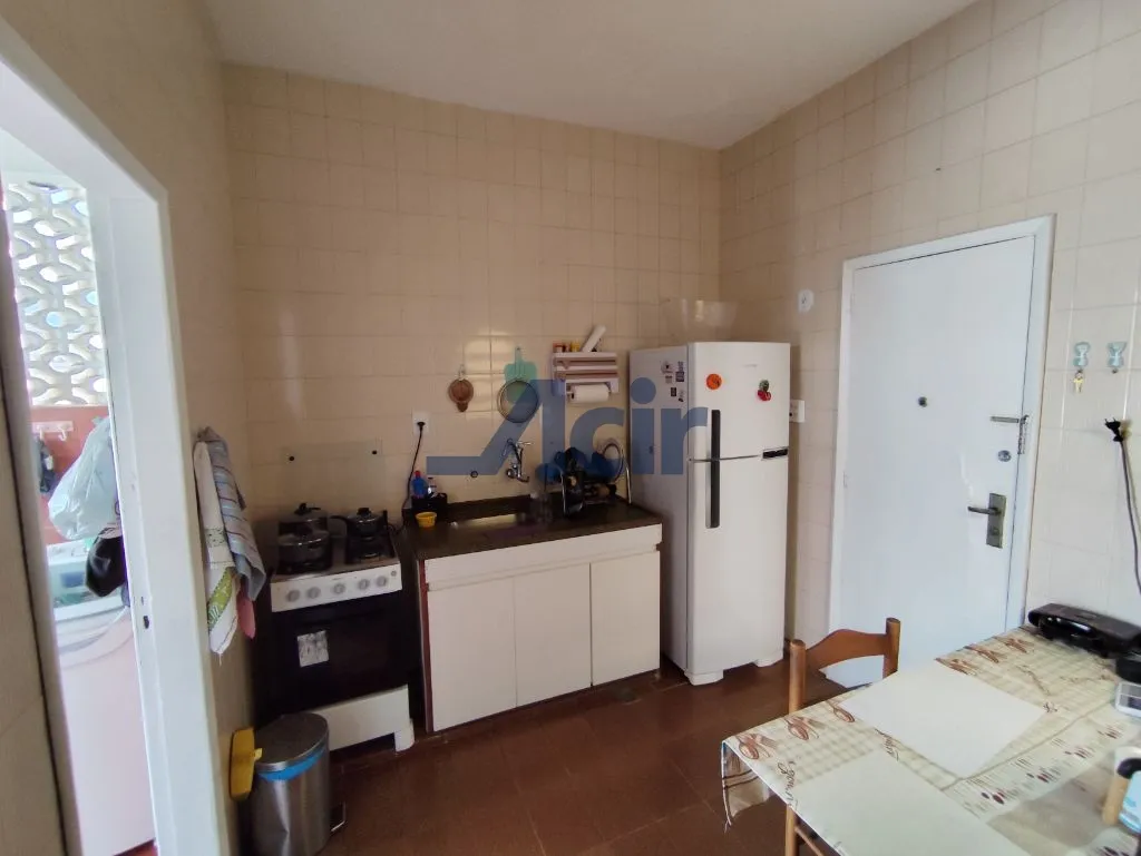 3-bedroom apartment with balcony and city view — photo 21
