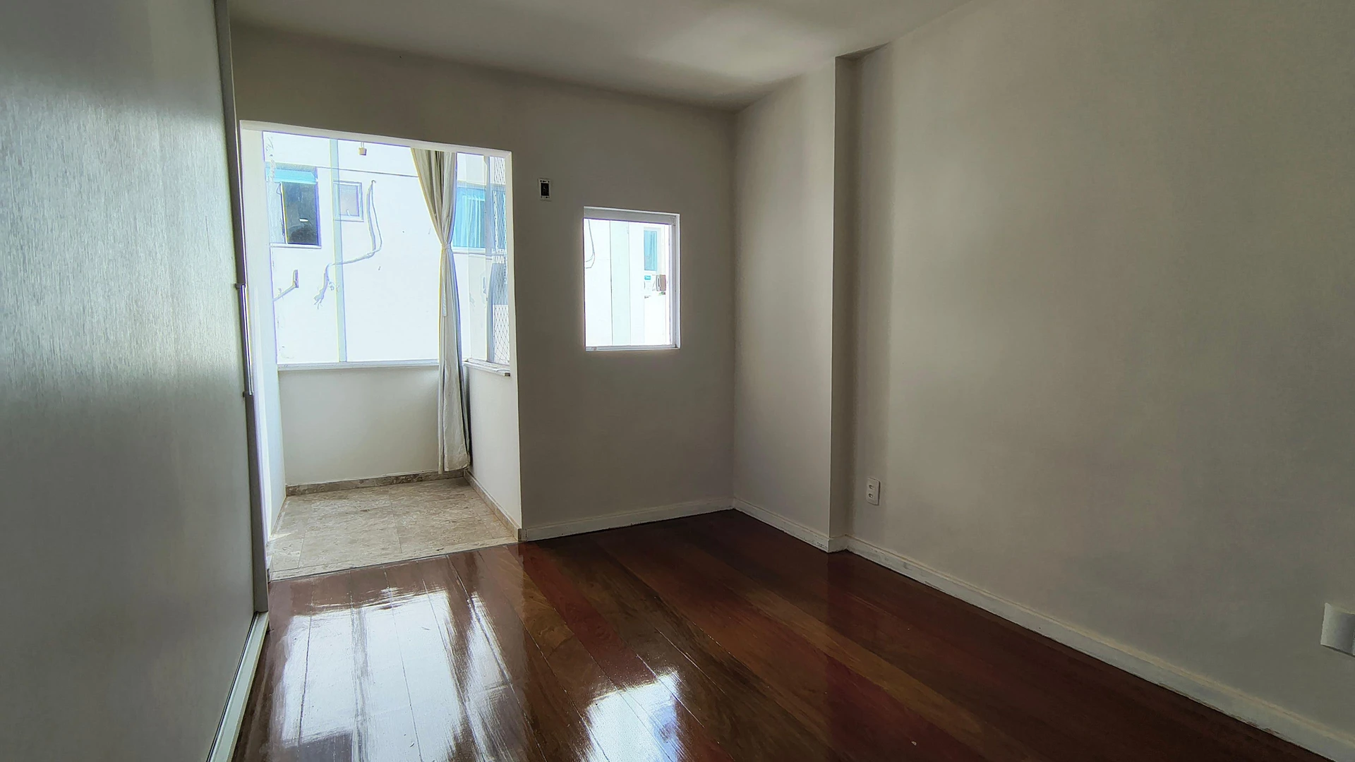 Apartment with 3 en-suite bedrooms and 5 baths, 2 parking — photo 5