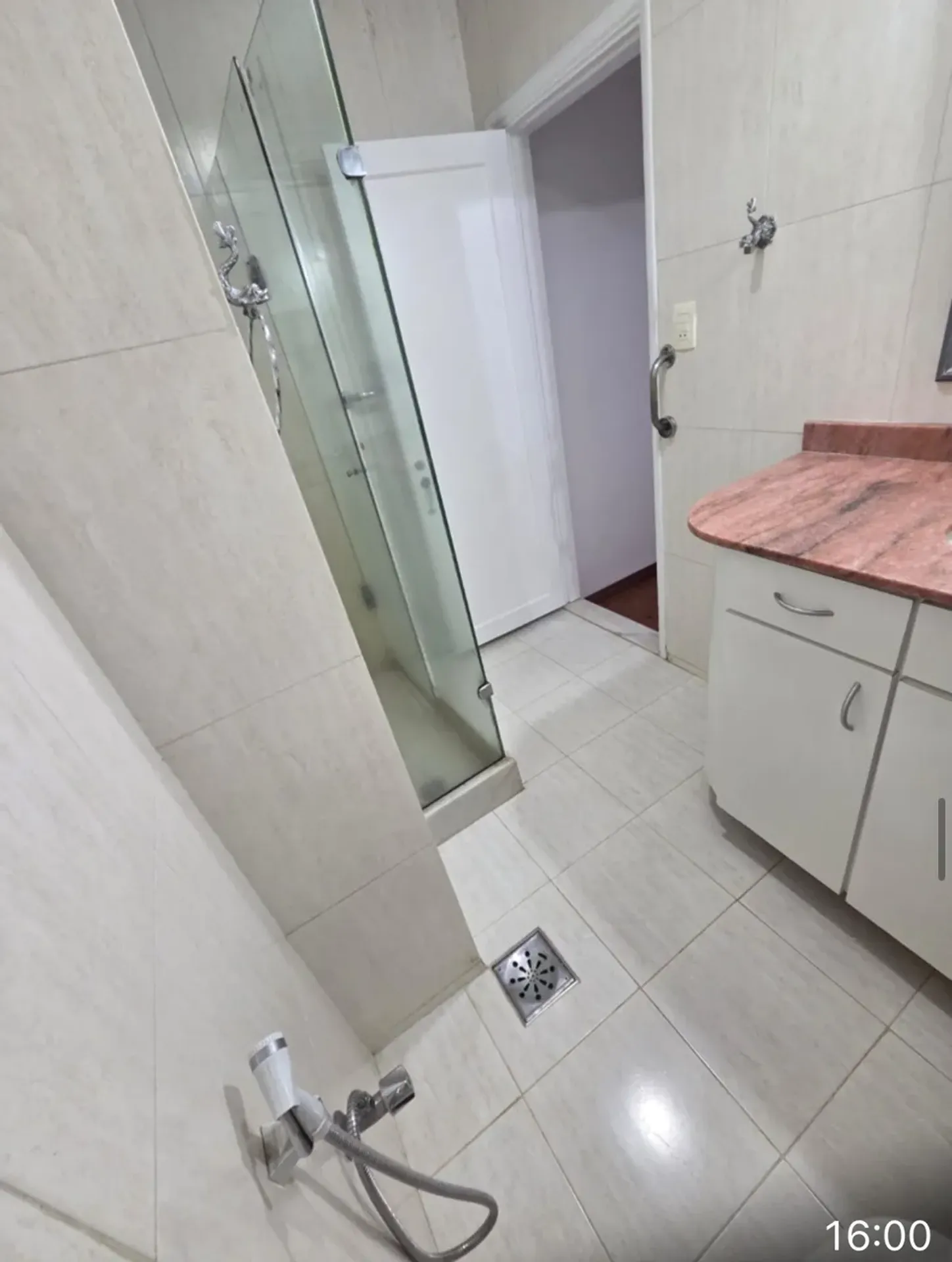 100 m² apartment with 3 bedrooms and a separate kitchen — photo 9