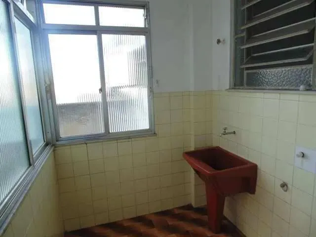 Apartment with a closed-off kitchen and 3 bedrooms — photo 2