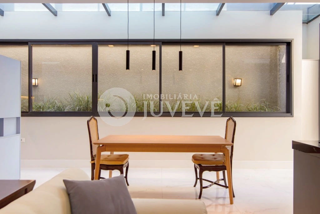 Furnished apartment, 104 m², with a glass-enclosed balcony — photo 9
