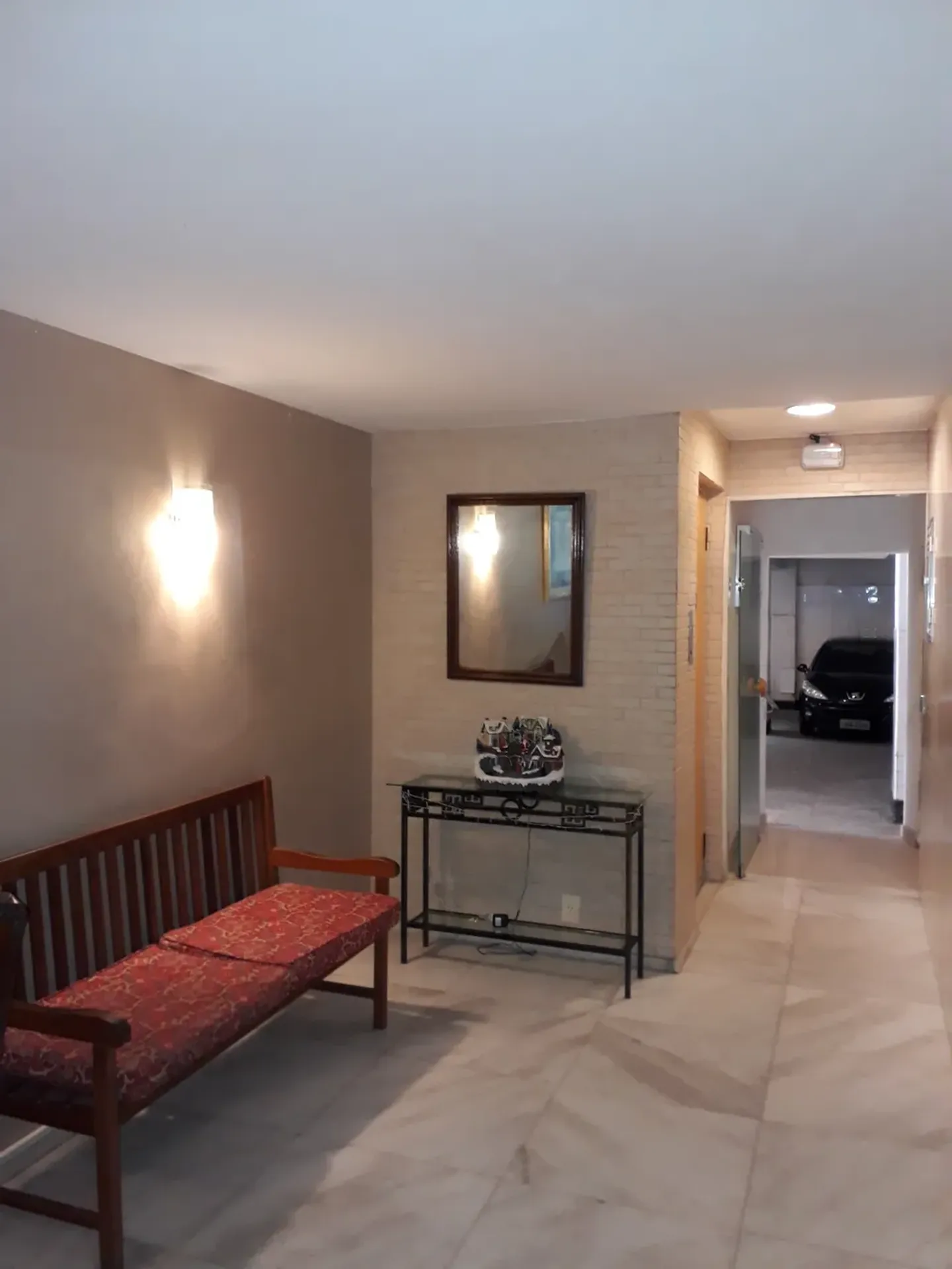 2-bedroom apartment with 3 bathrooms and glass shower — photo 44