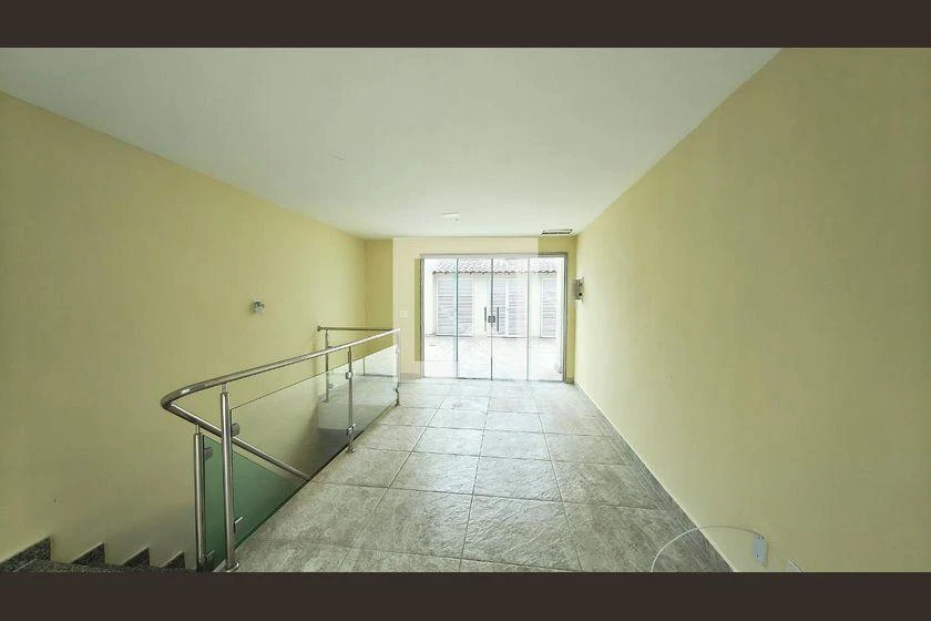 Balcony with a grill in a 3-bedroom apartment, 311 m² — photo 46