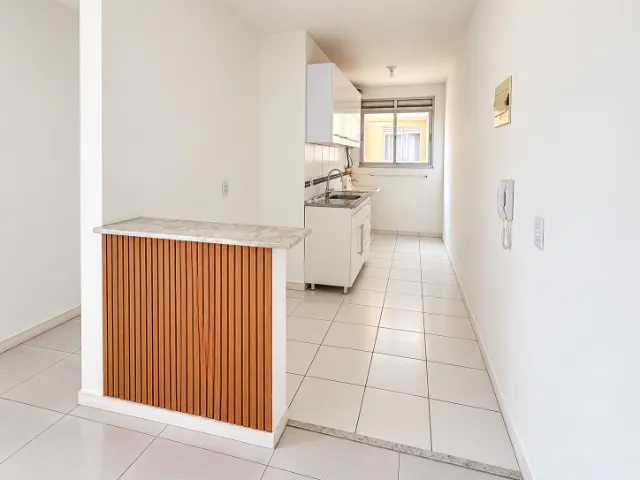 2-bedroom apartment in a building with a gym — photo 3